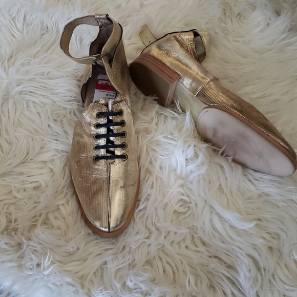 Shoes - Picture 1 of 1